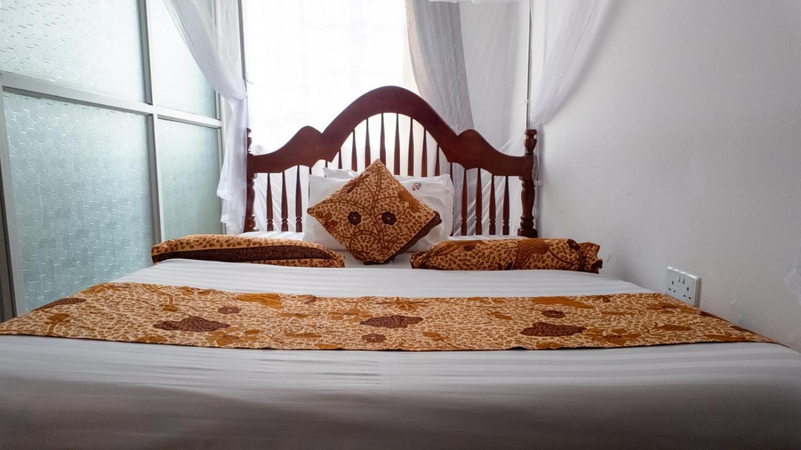 Riverside Resort Hotel Kabale Экстерьер фото