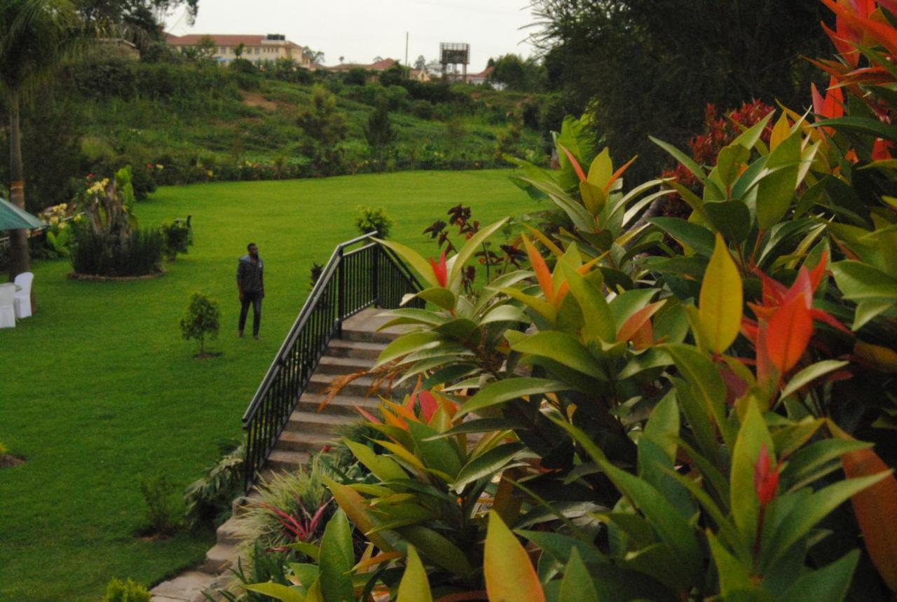 Riverside Resort Hotel Kabale Экстерьер фото